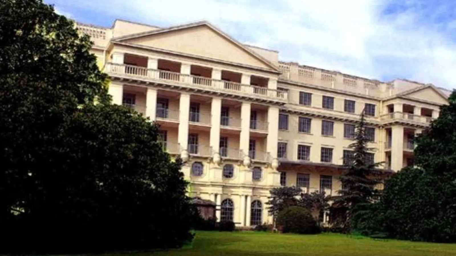 Huadong Hospital Affiliated to Fudan University facility reference image